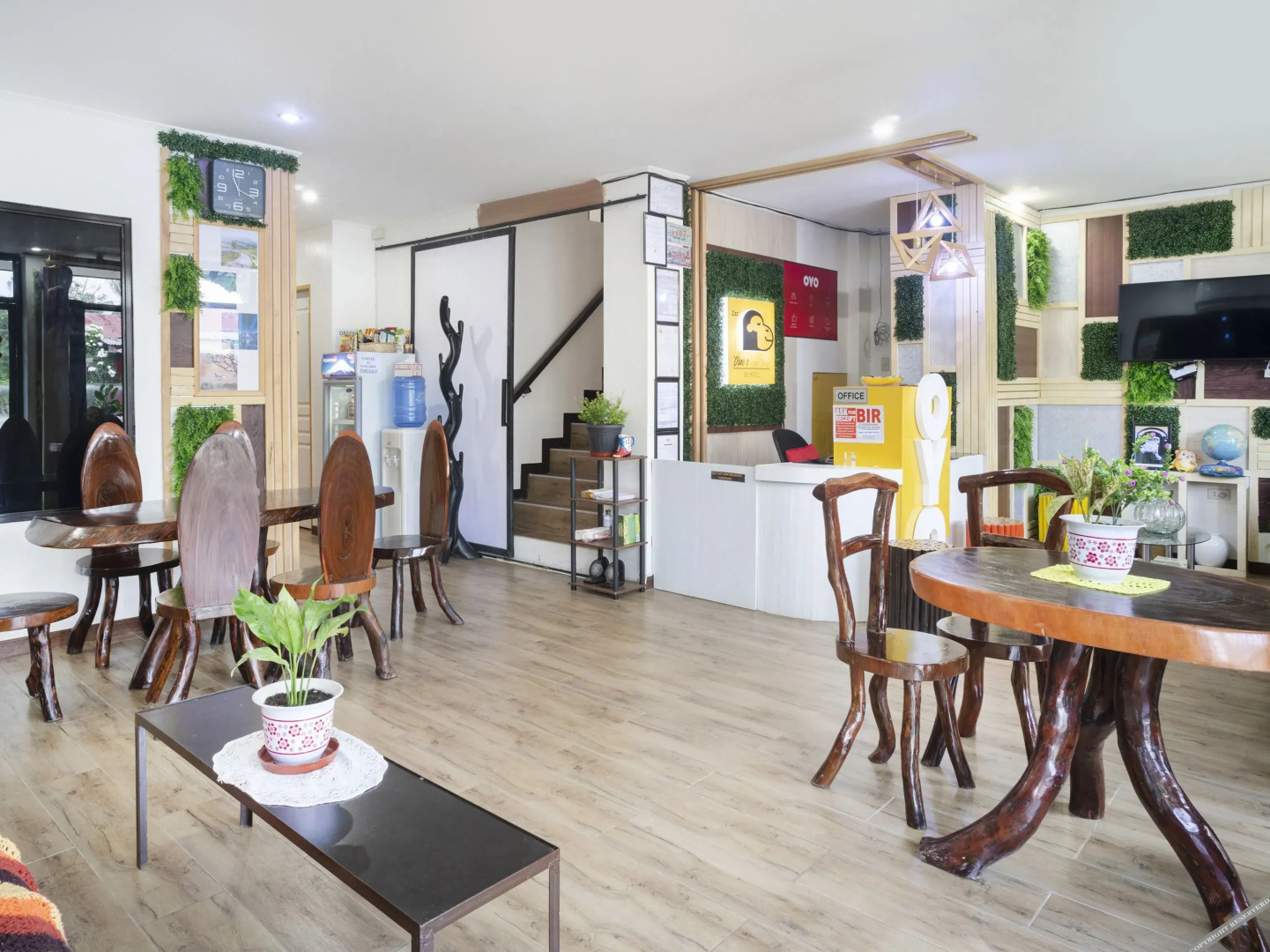 Vines Ape Nap Hostel by OYO Rooms