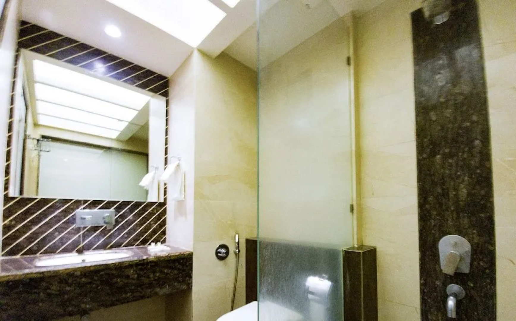 Hotel Grand Parivaar