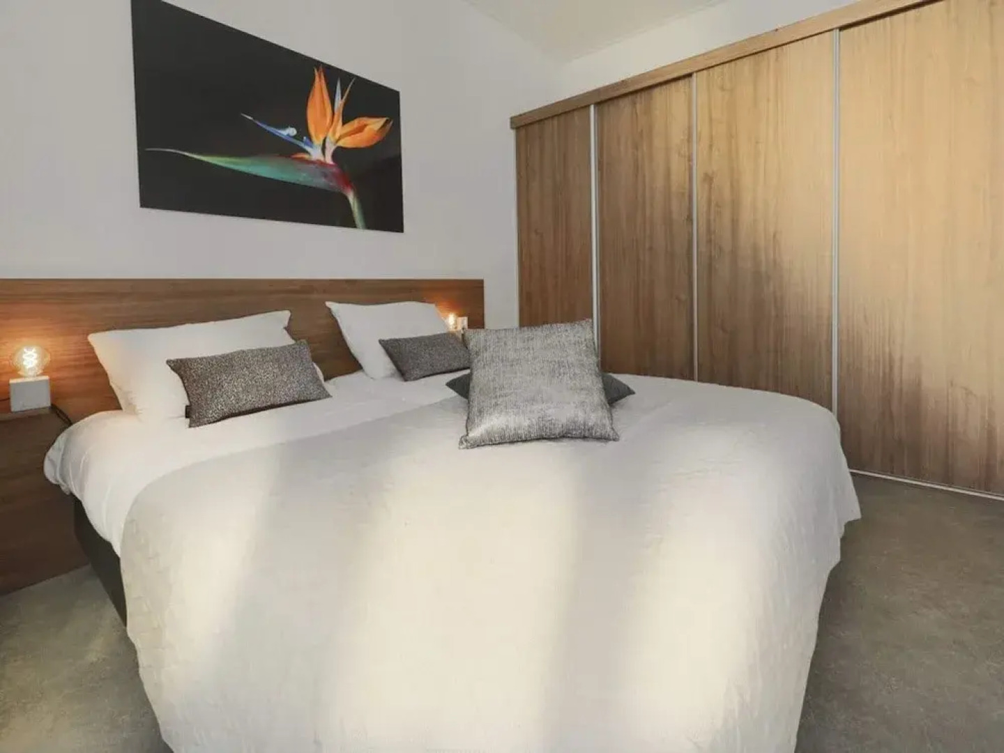 Modern Holiday Home With a Deco Fireplace