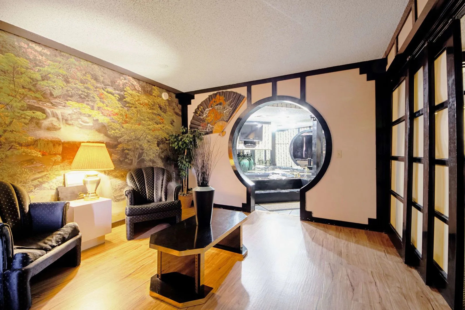 Economy Inn & Suites