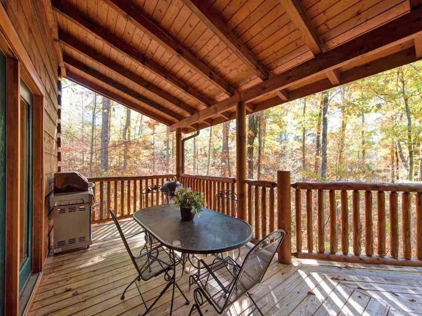 Unbridled Spirit 5 Bedroom Home with Hot Tub