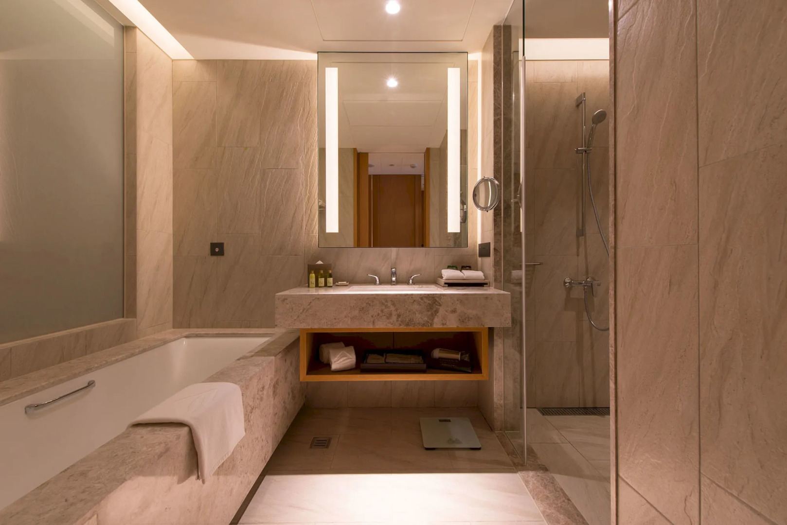 Everrich Golden Lake Hotel