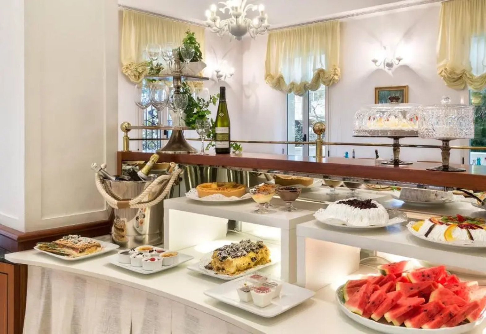 Novecento Suite Hotel