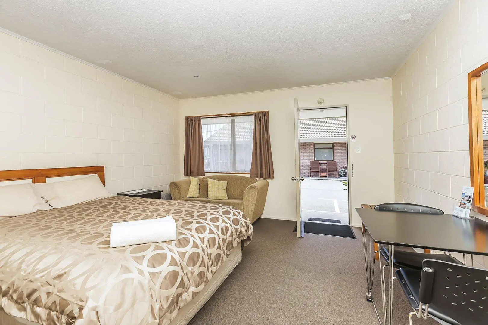 Foreshore Motor Lodge