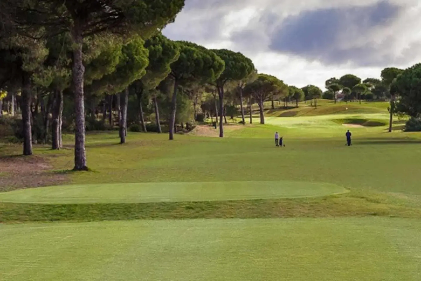 Bungalow espectacular garaje piscina y jacuzzi