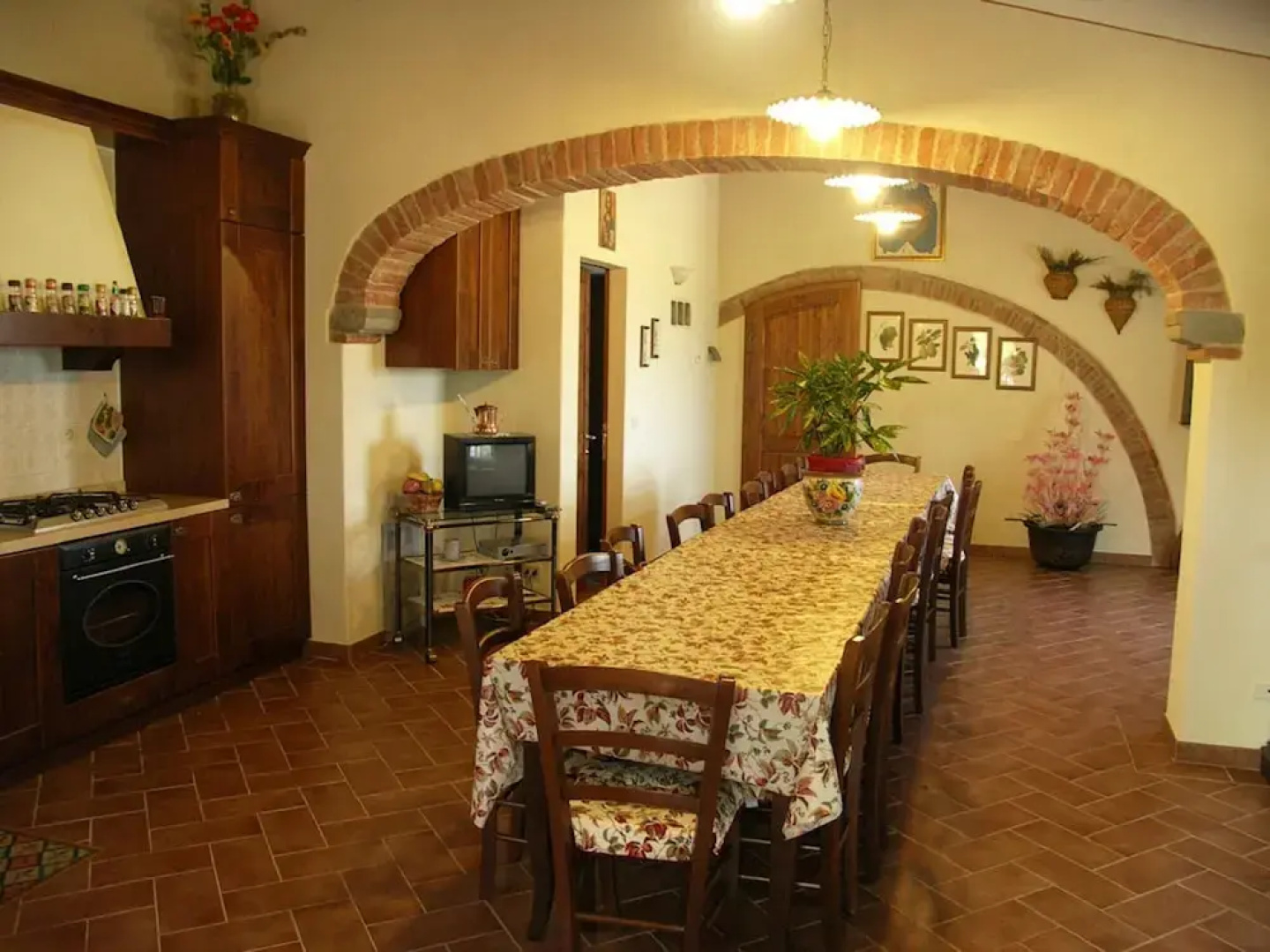 Elegant Castle Stay With Pool