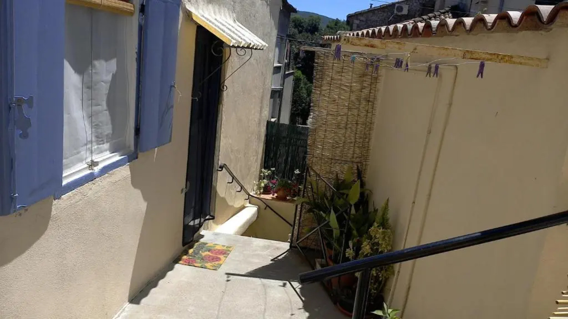 T2 dans maison de village