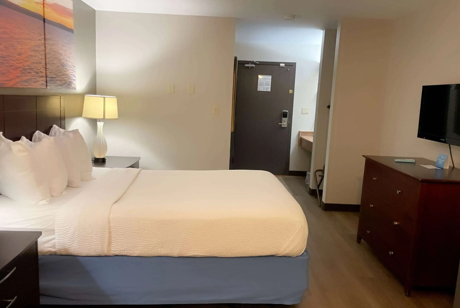 Days Inn & Suites by Wyndham Stevens Point