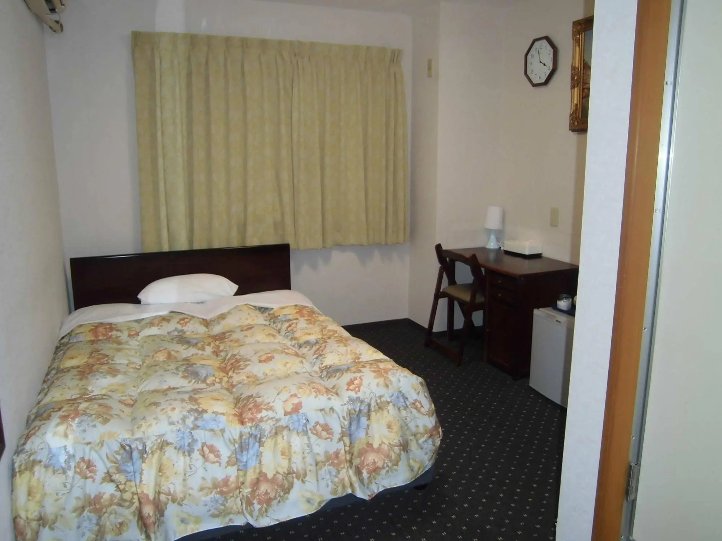 Sunshine Hotel