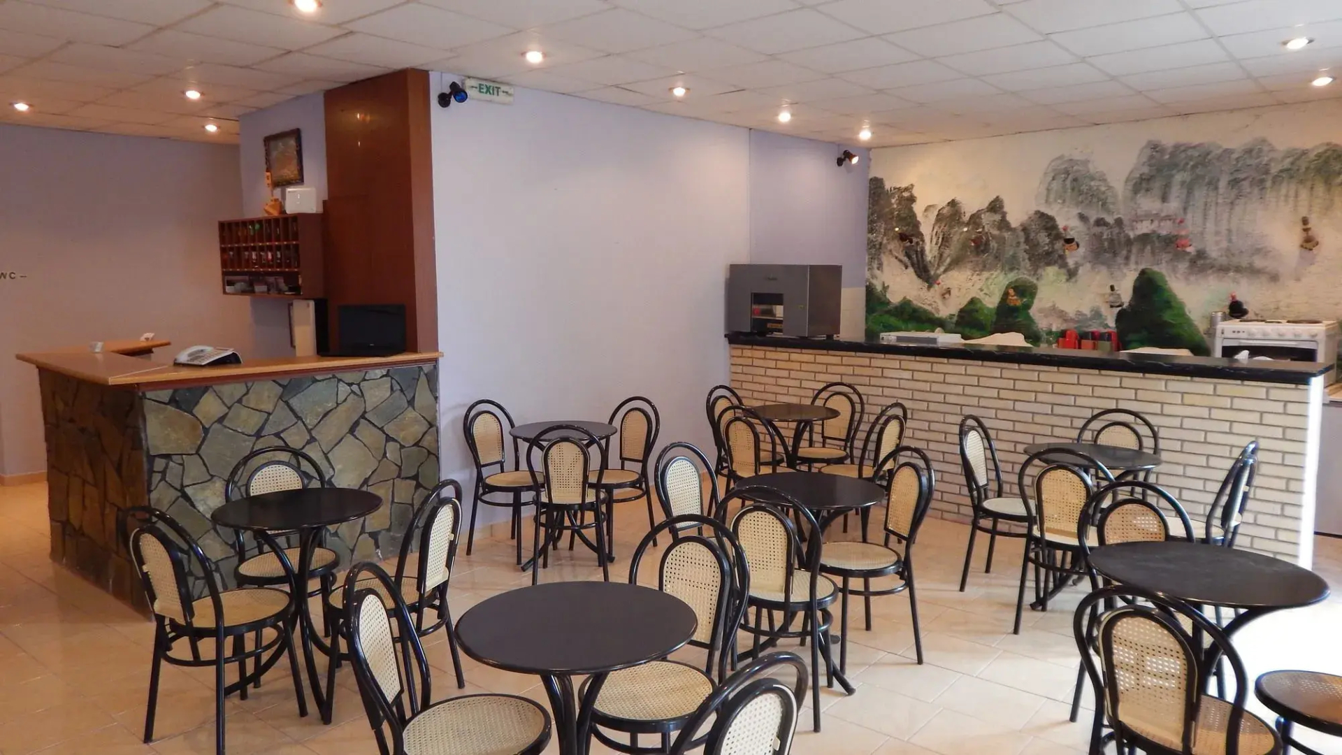 Petania Hotel & Apartments