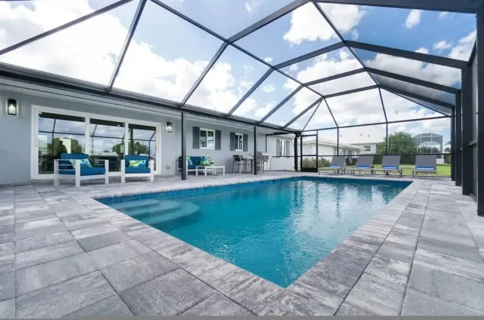 Villa Capri - Waterfront Retreat With Heated Pool