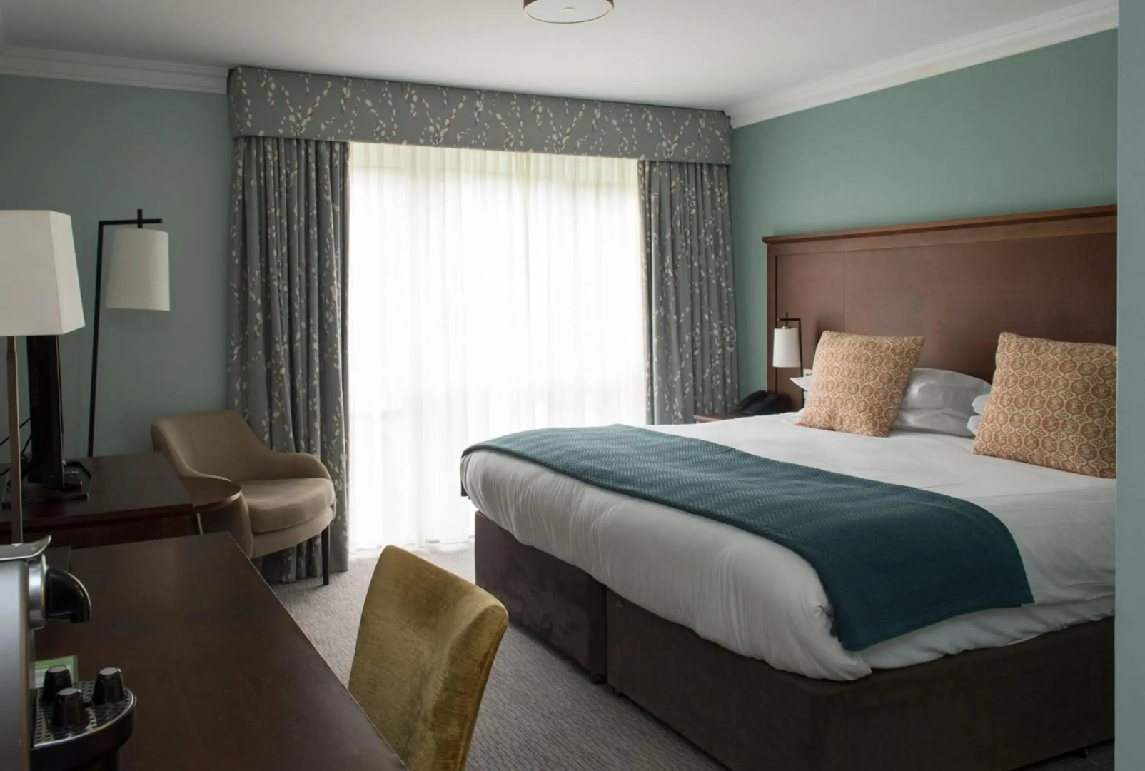 Bush Hotel Farnham