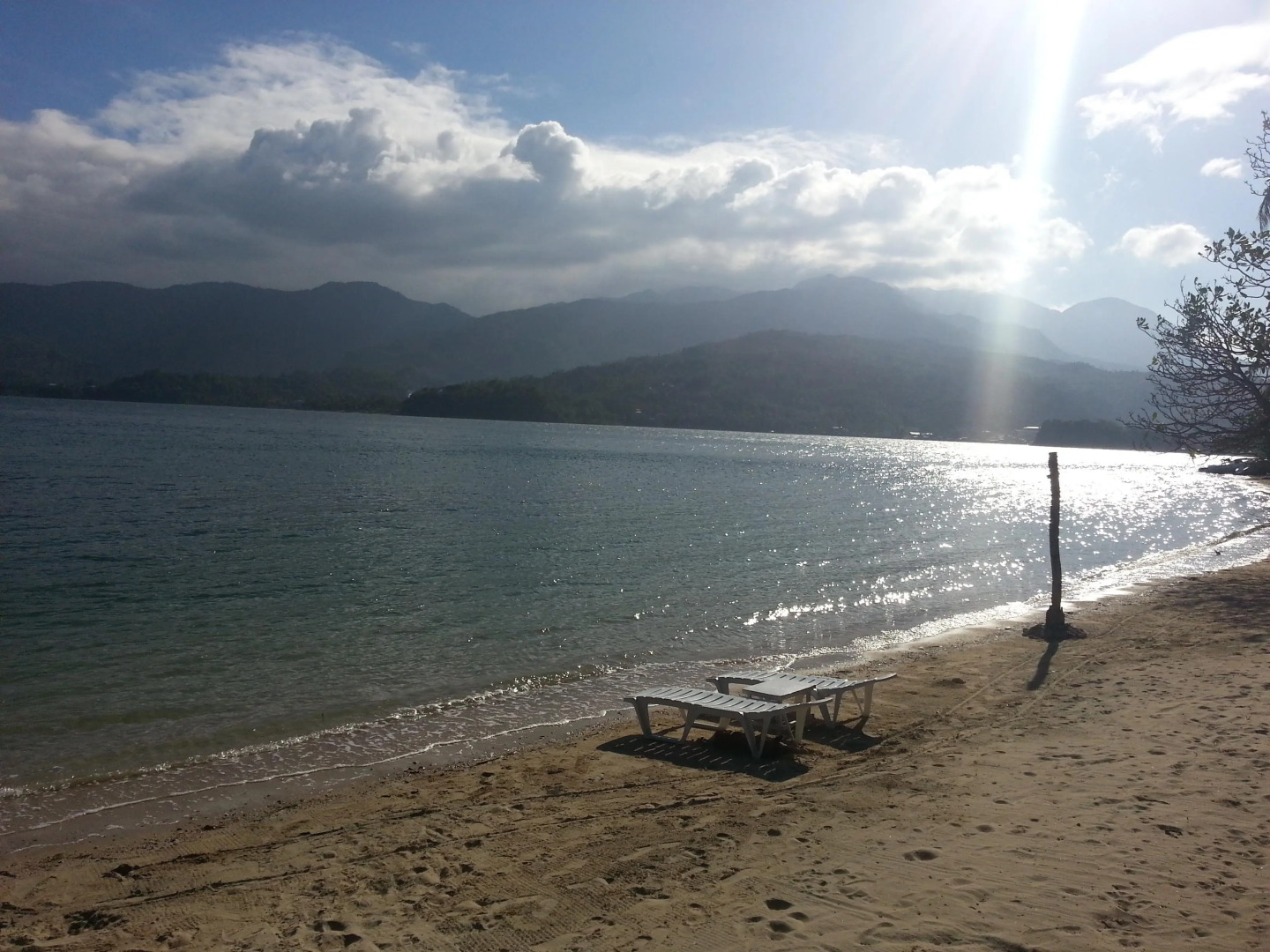 Dolphinbay Beachfront & Dive Resort