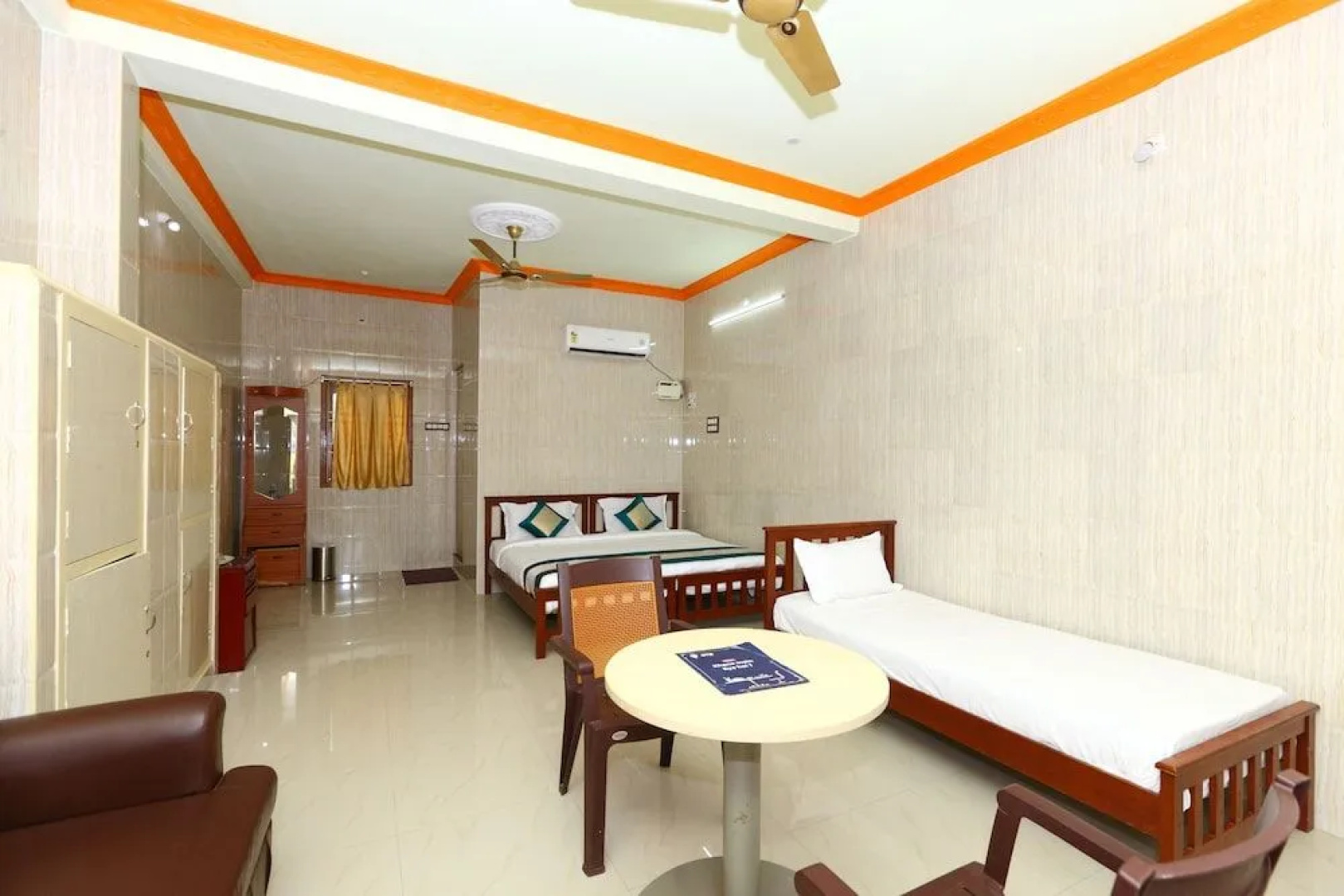 OYO 7747 SS Residency