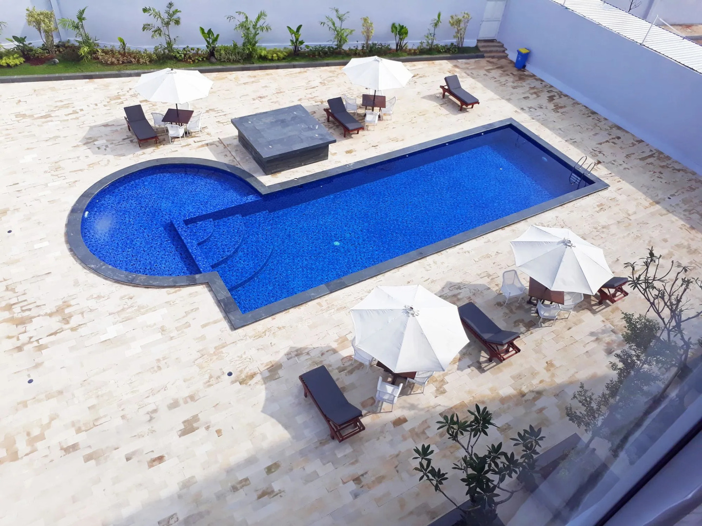 Front One Hotel Pamekasan Madura