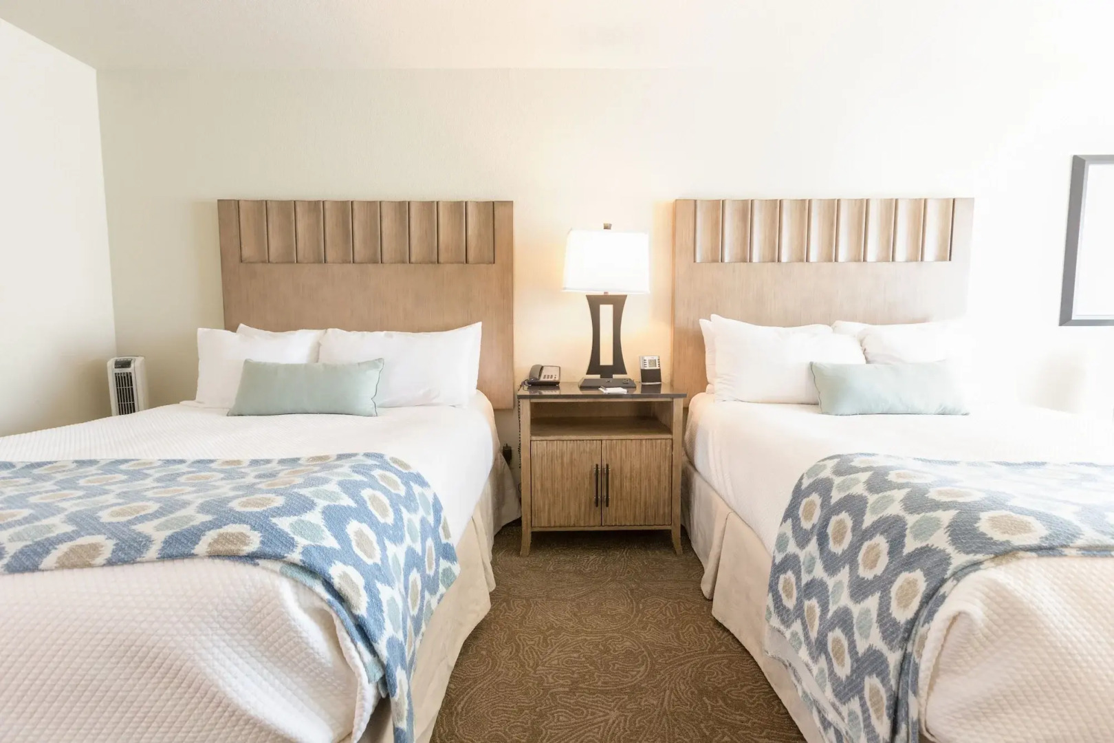 Cambria Landing Inn & Suites