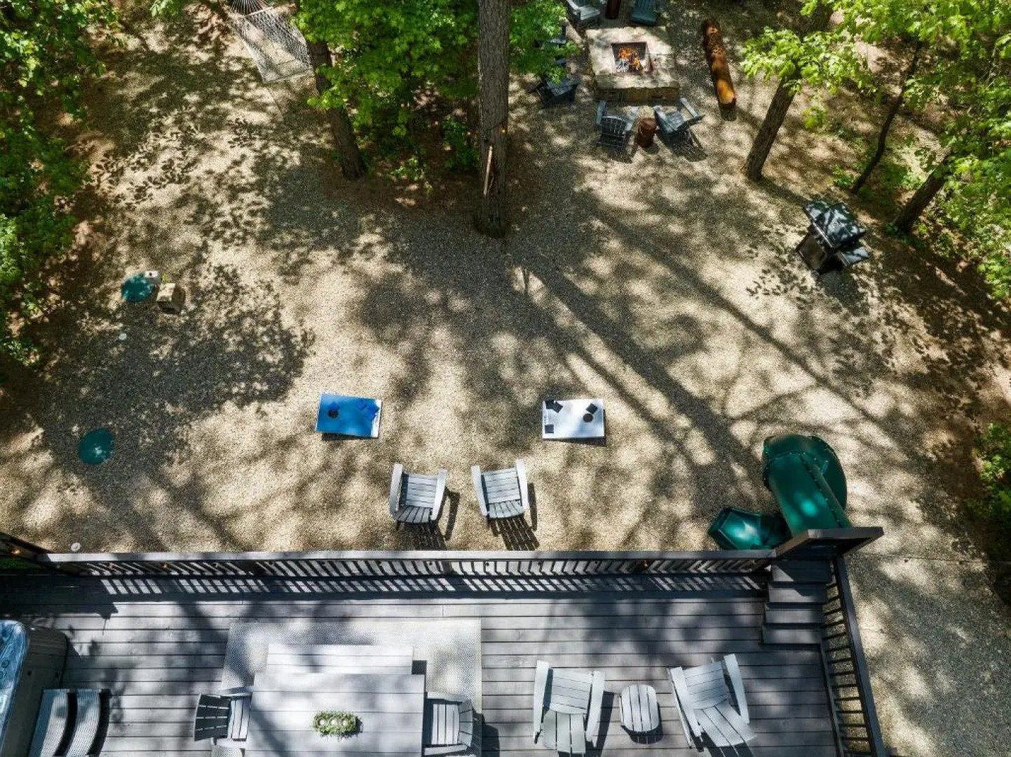 Hickory Bear - Secluded Cabin, Sleeps 10, New Hot Tub, Fire Pit, Arcade, Foosball Table & Deck Slide