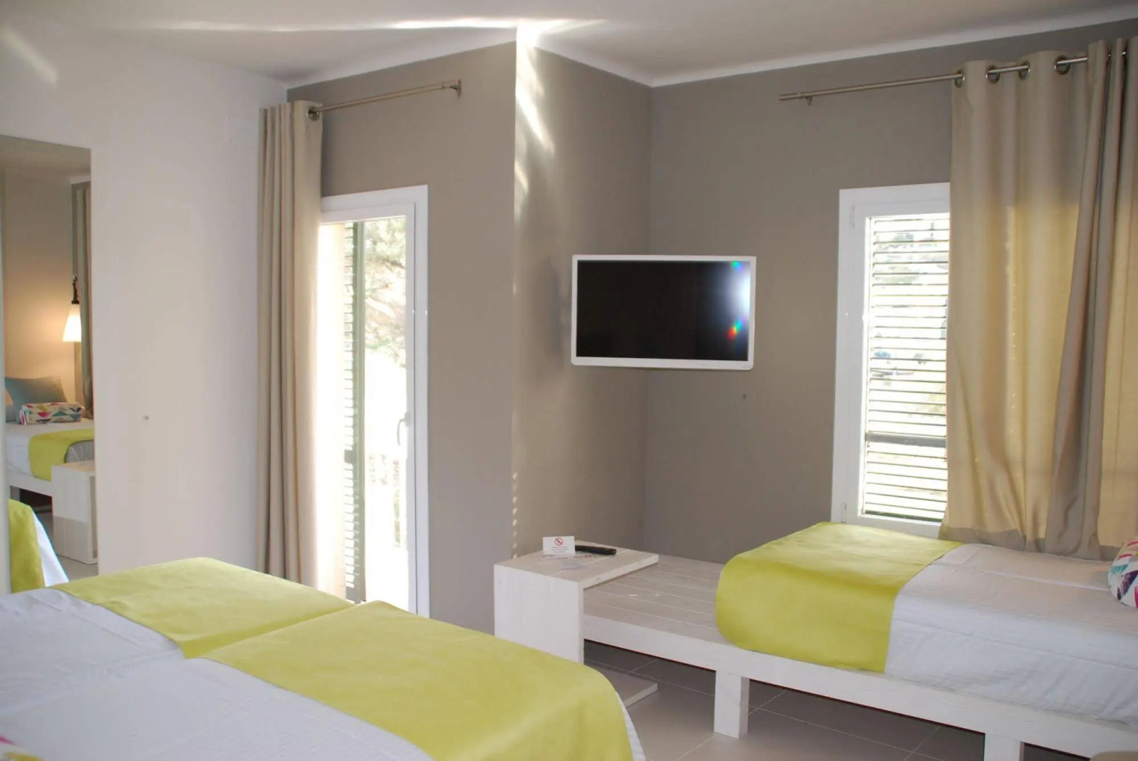 Tarongeta - Adults Only