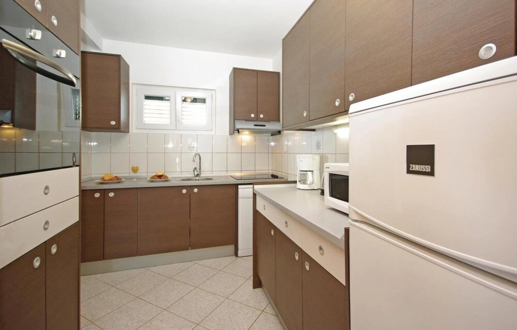 Amazing Home in Makarska With Wifi and 3 Bedrooms