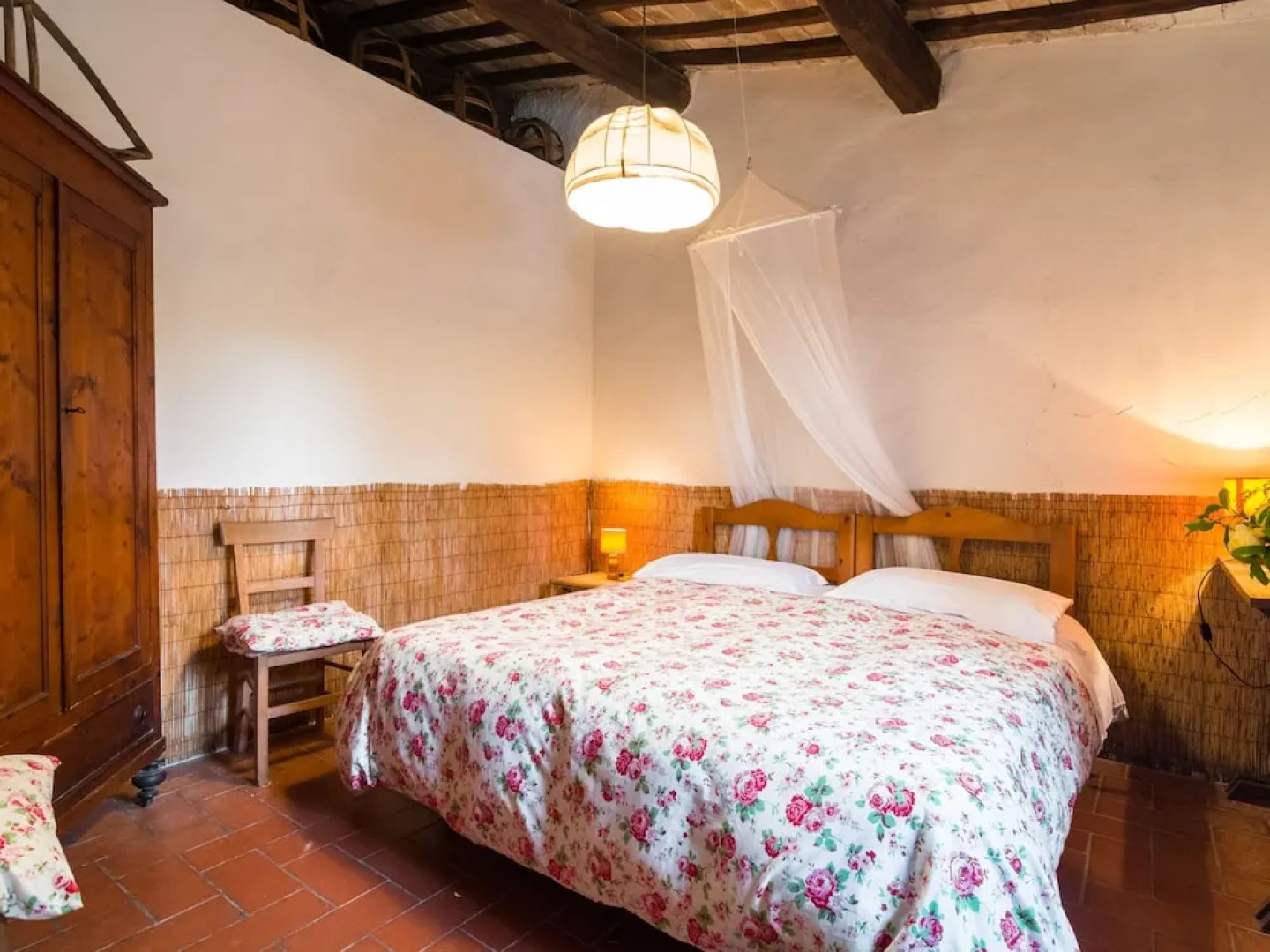 Farmhouse in Tuscany Near Renaissance Villa