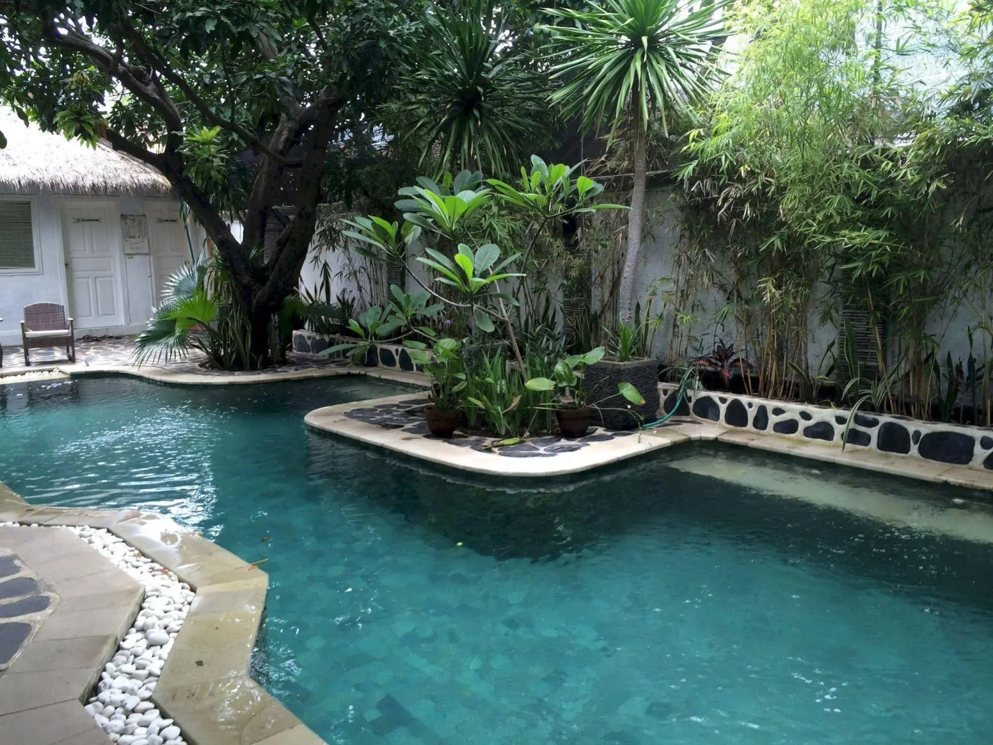 Scallywags Mango Motel