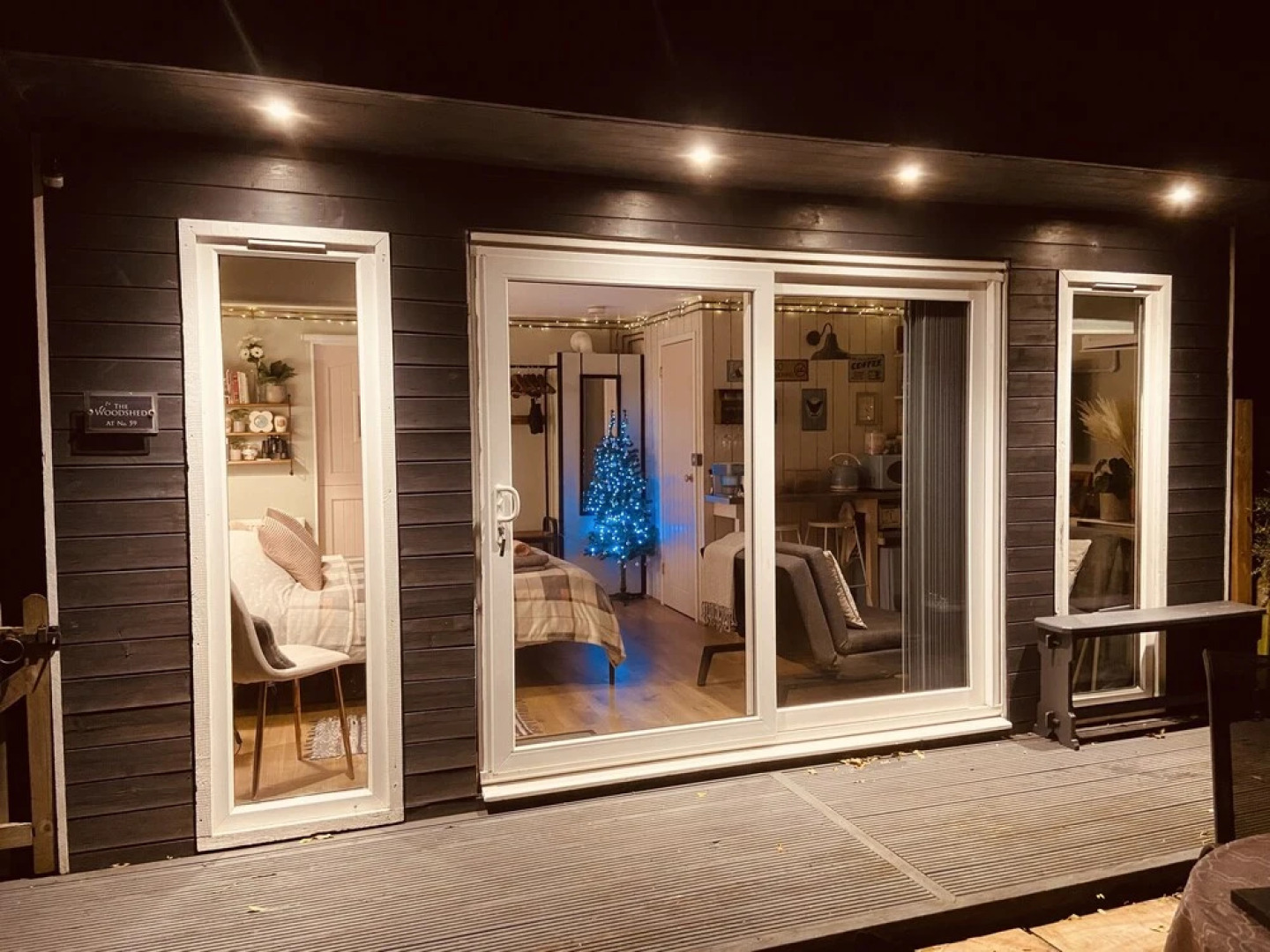 Unique 1+ bed Cabin, Parking and Private Garden