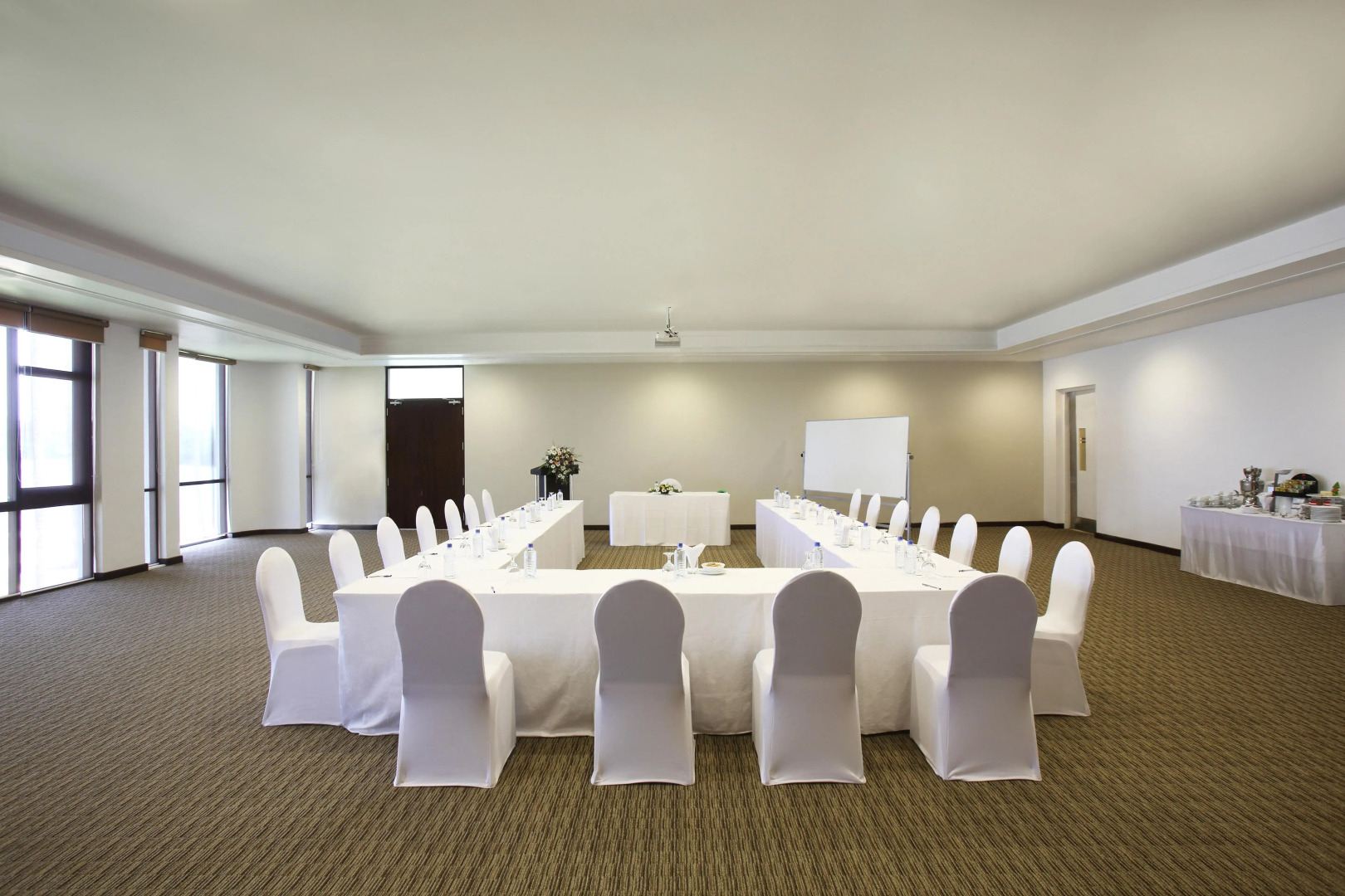 Курортный отель Avani Kalutara Resort