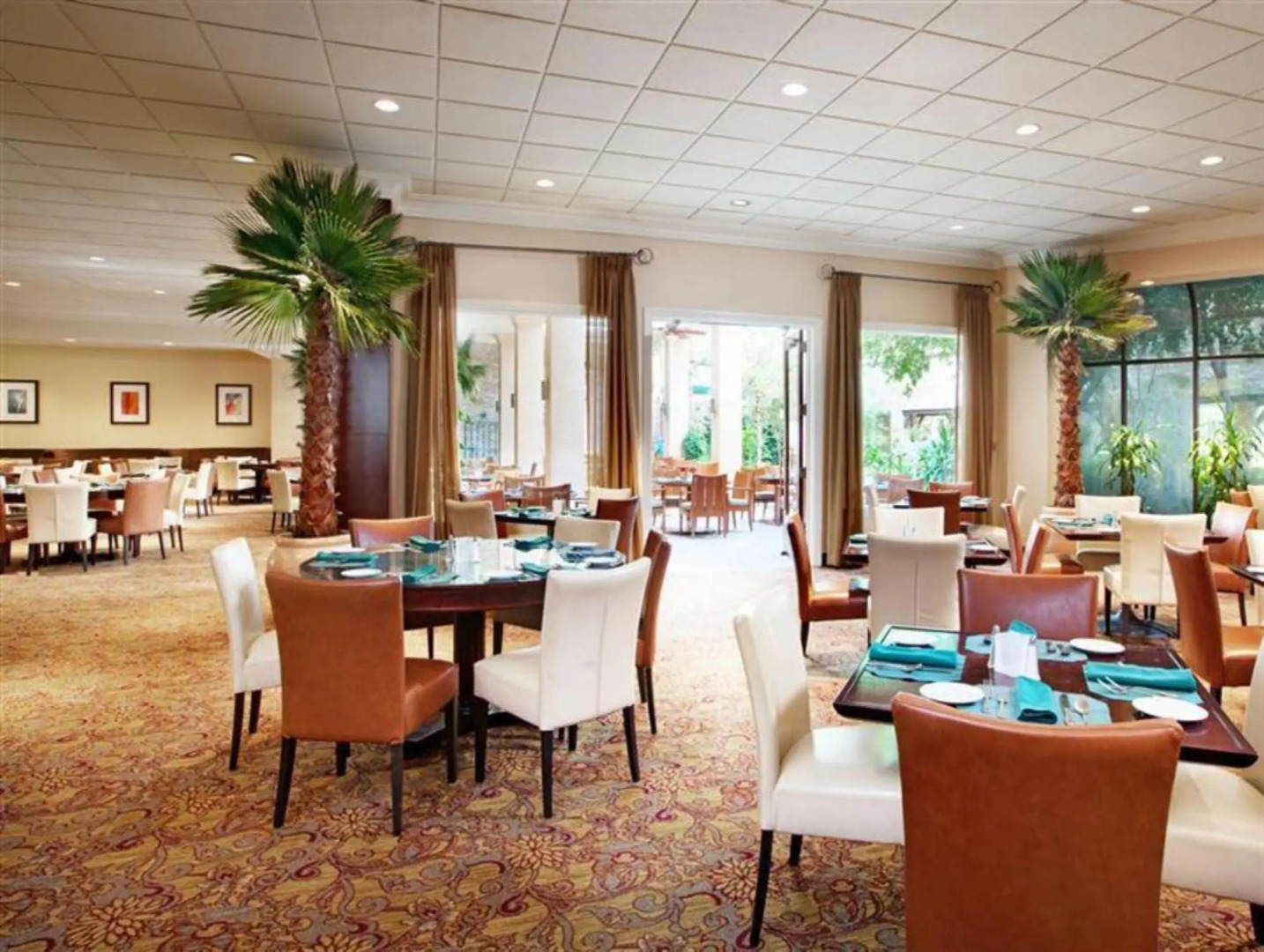 Anaheim Majestic Garden Hotel