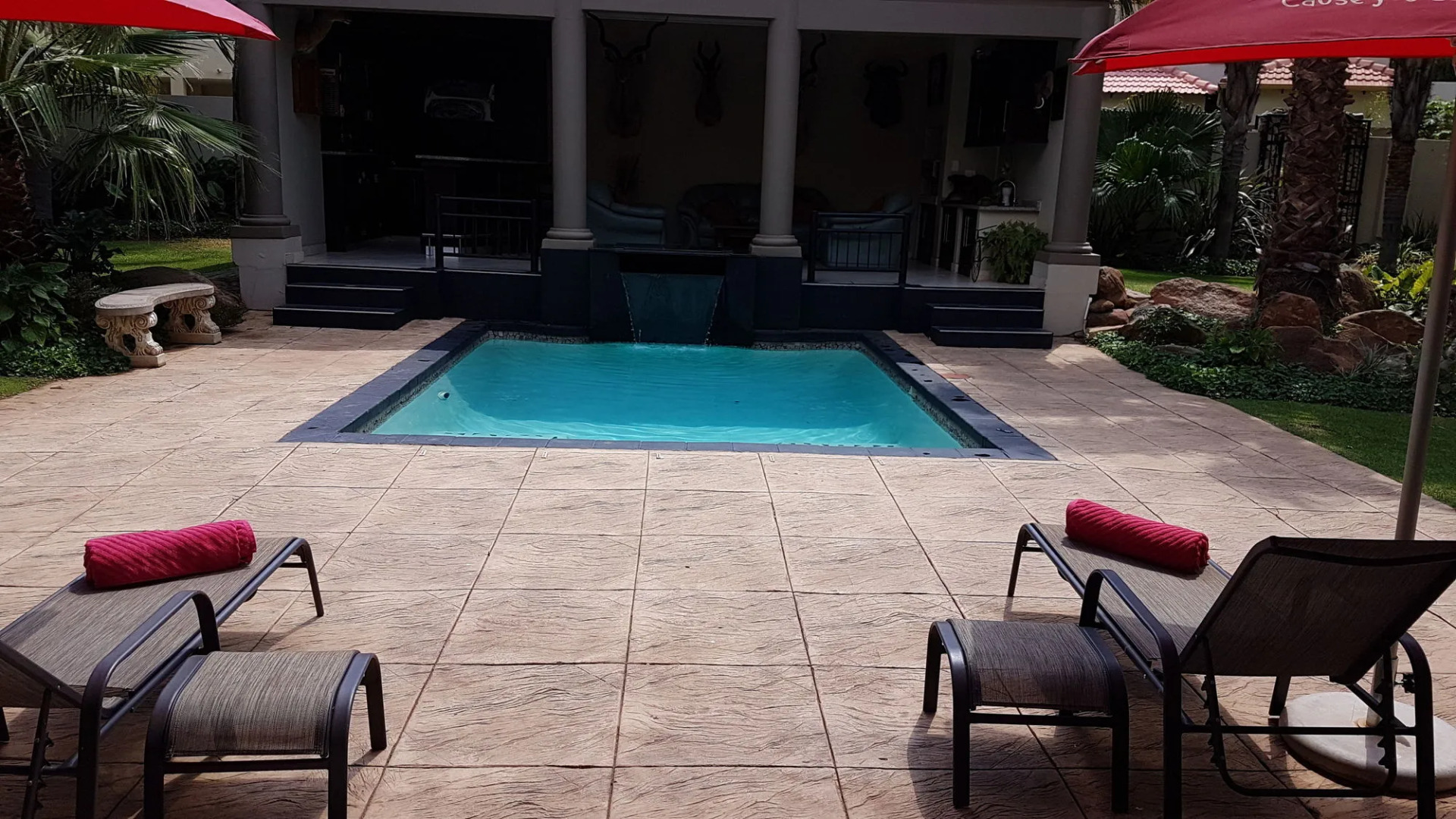 Casa Flora Guesthouse