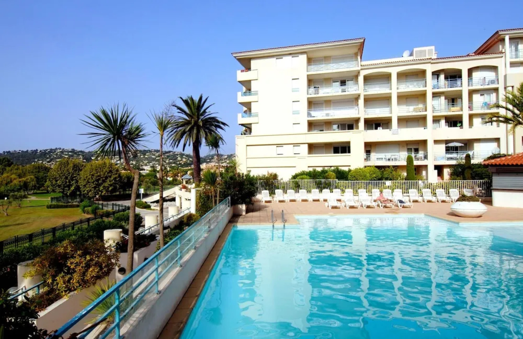Open Les Pins Bleus