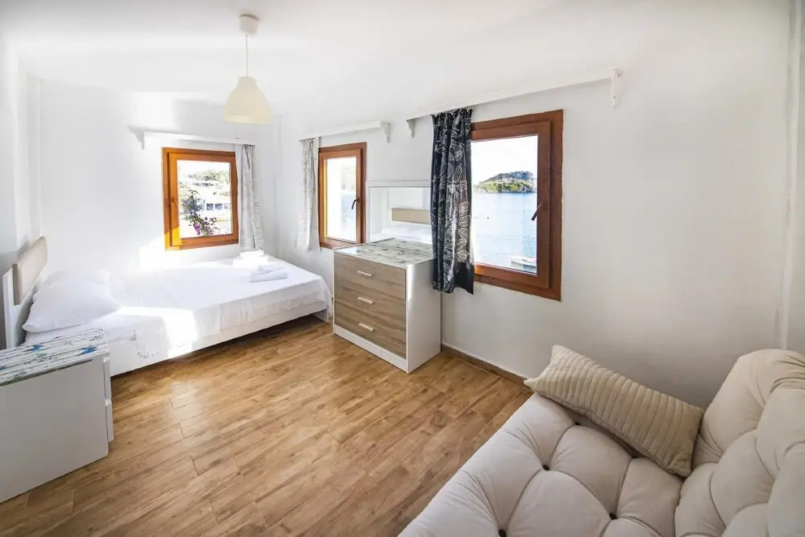 Seaside House With Refreshing View in Gumusluk