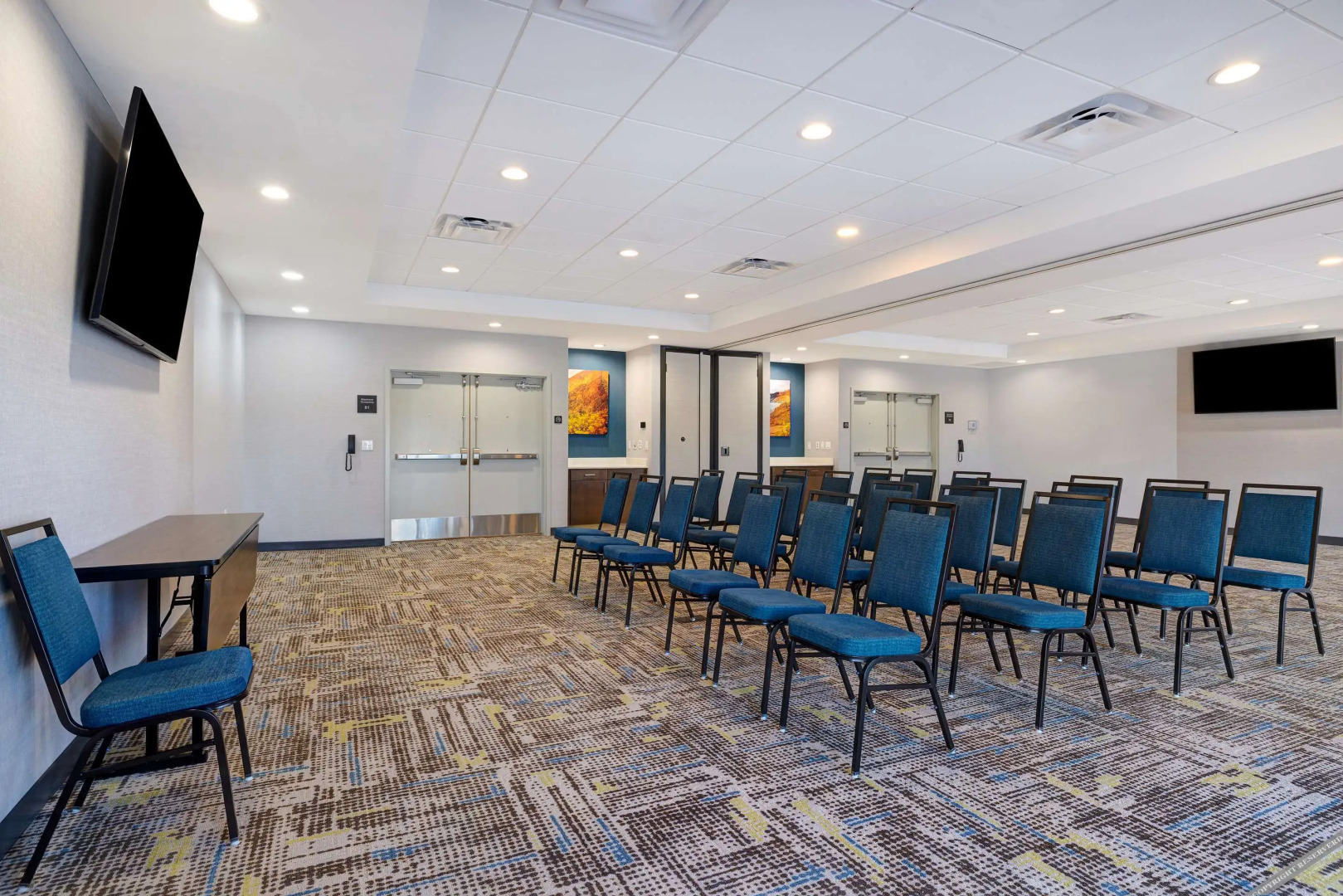 Hampton Inn & Suites Marina