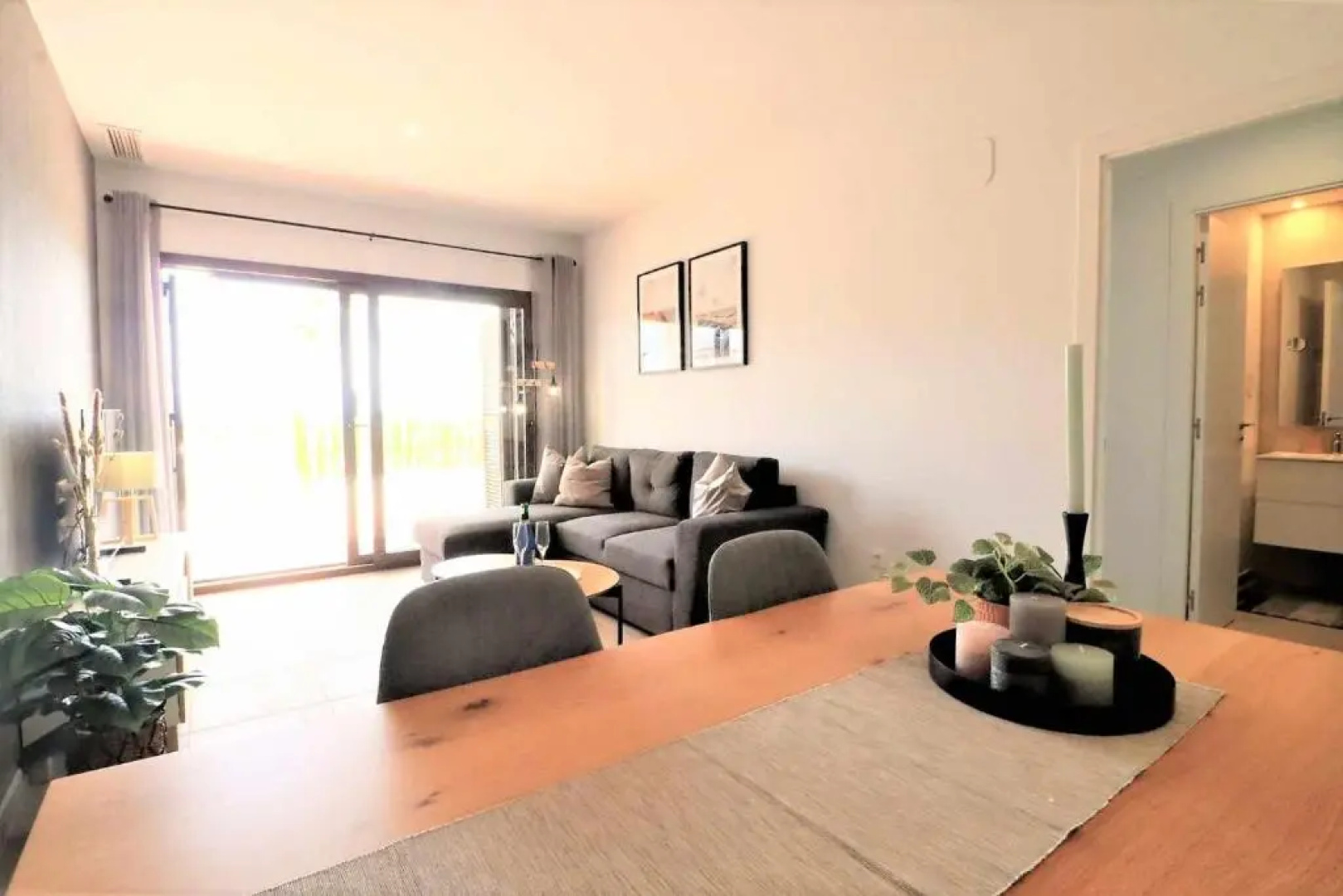 Casa de Femmie apartamento de lujo terraza jardín y piscina comunitaria