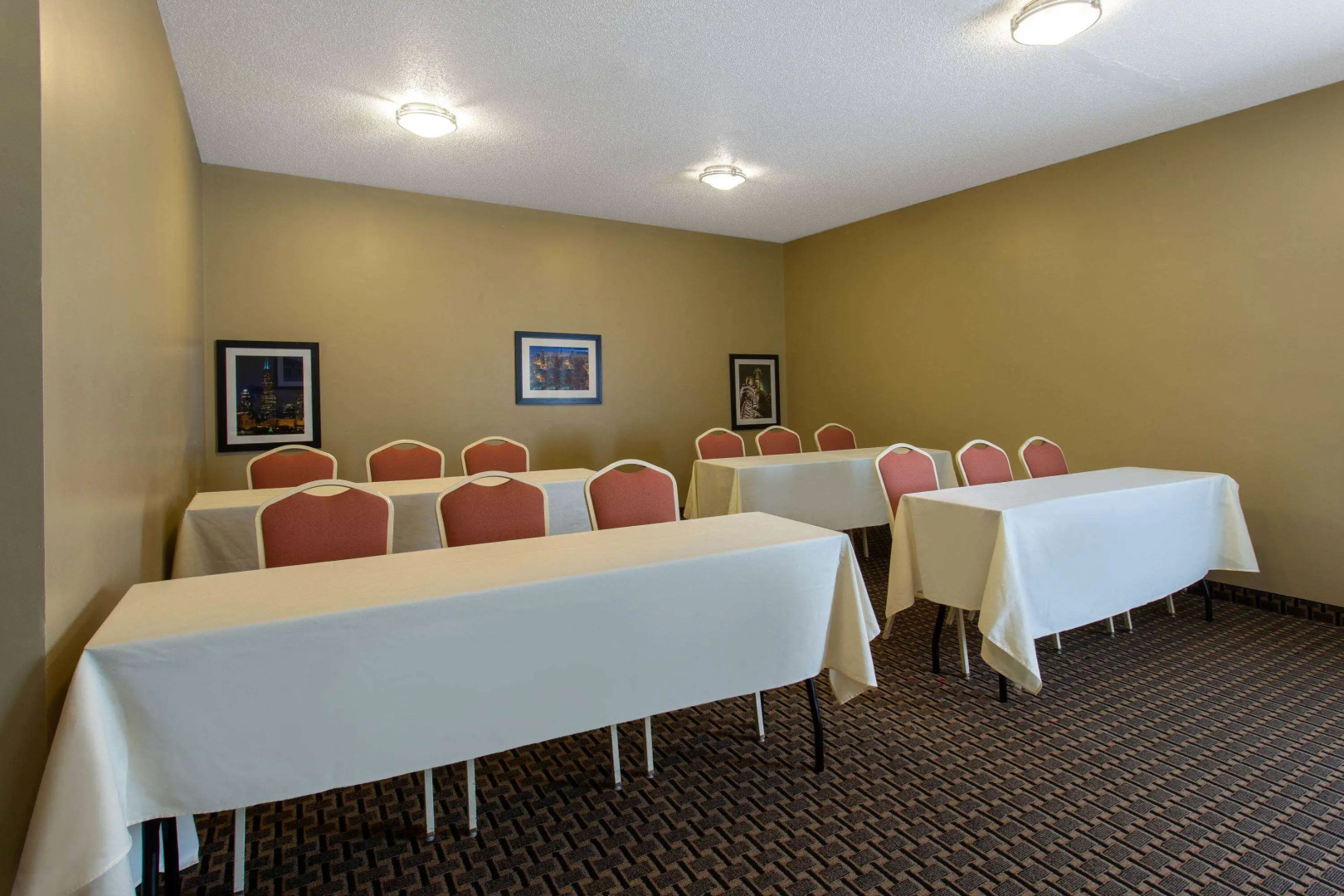 Ramada by Wyndham Glendale Heights/Lombard