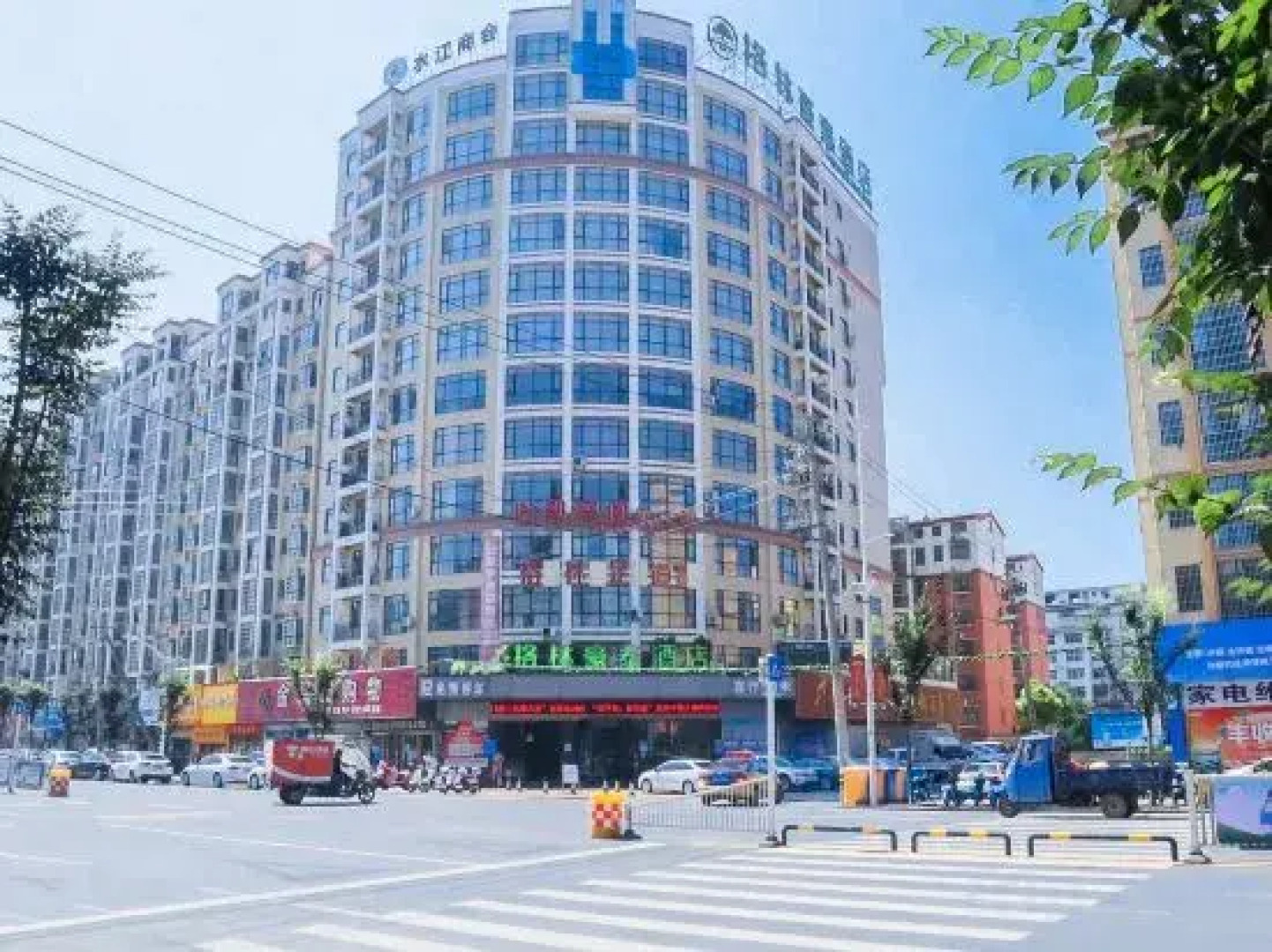 Yizhi Hotel (Yichun Mingyue Mountain Airport Branch)