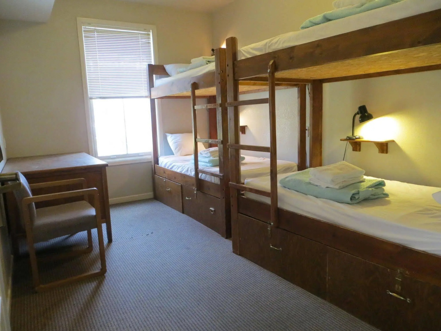 Crested Butte Lodge and Hostel