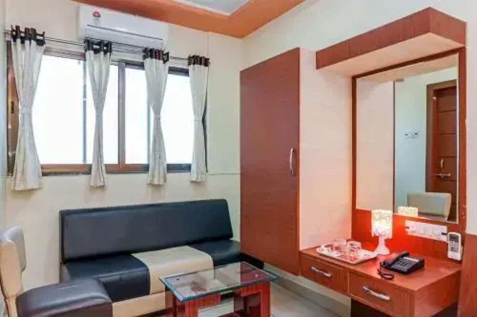 Hotel Landmark Continental By OYO Rooms