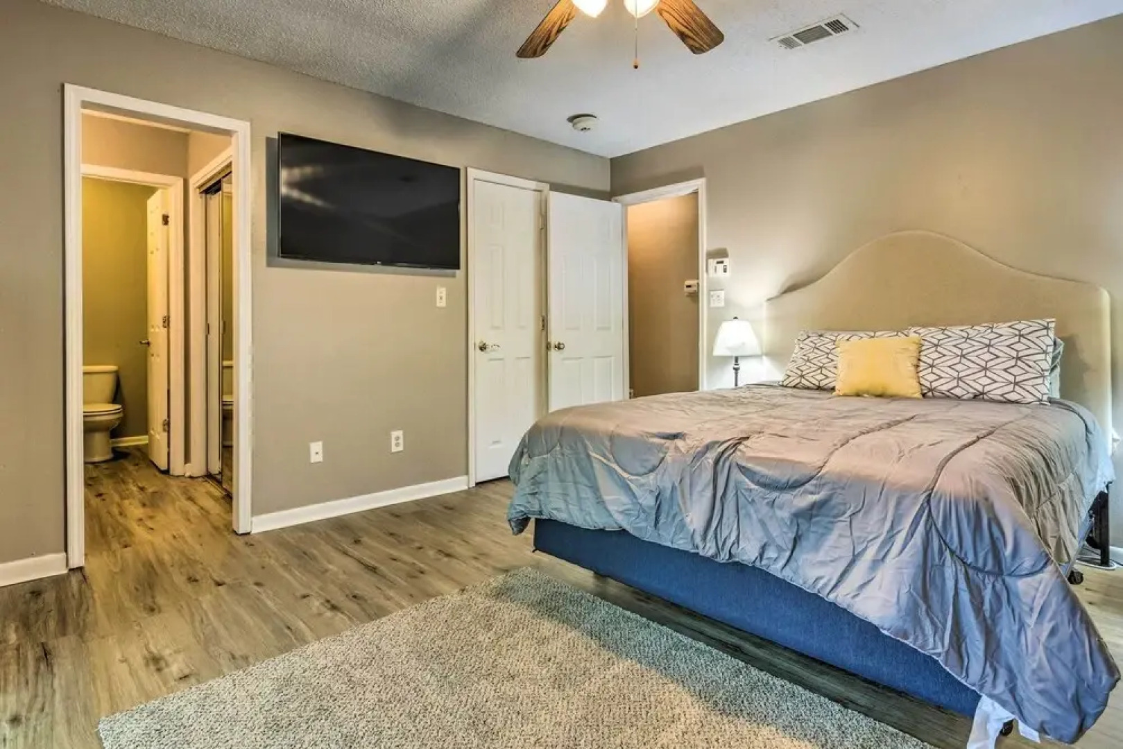 Tranquil Pensacola Vacation Rental With Fire Pit!