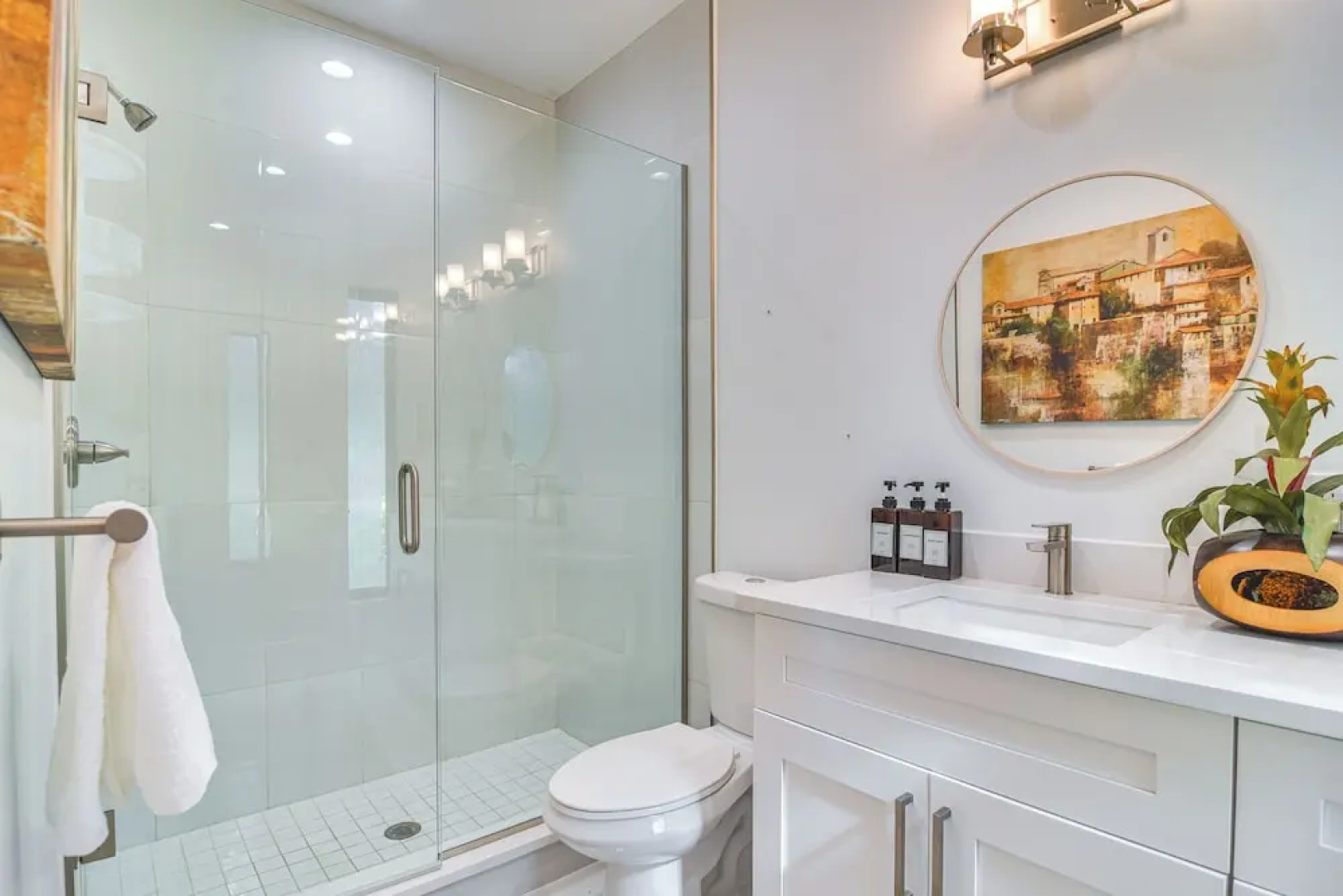 Modern Tampa Townhome Near Midtown WFH Friendly