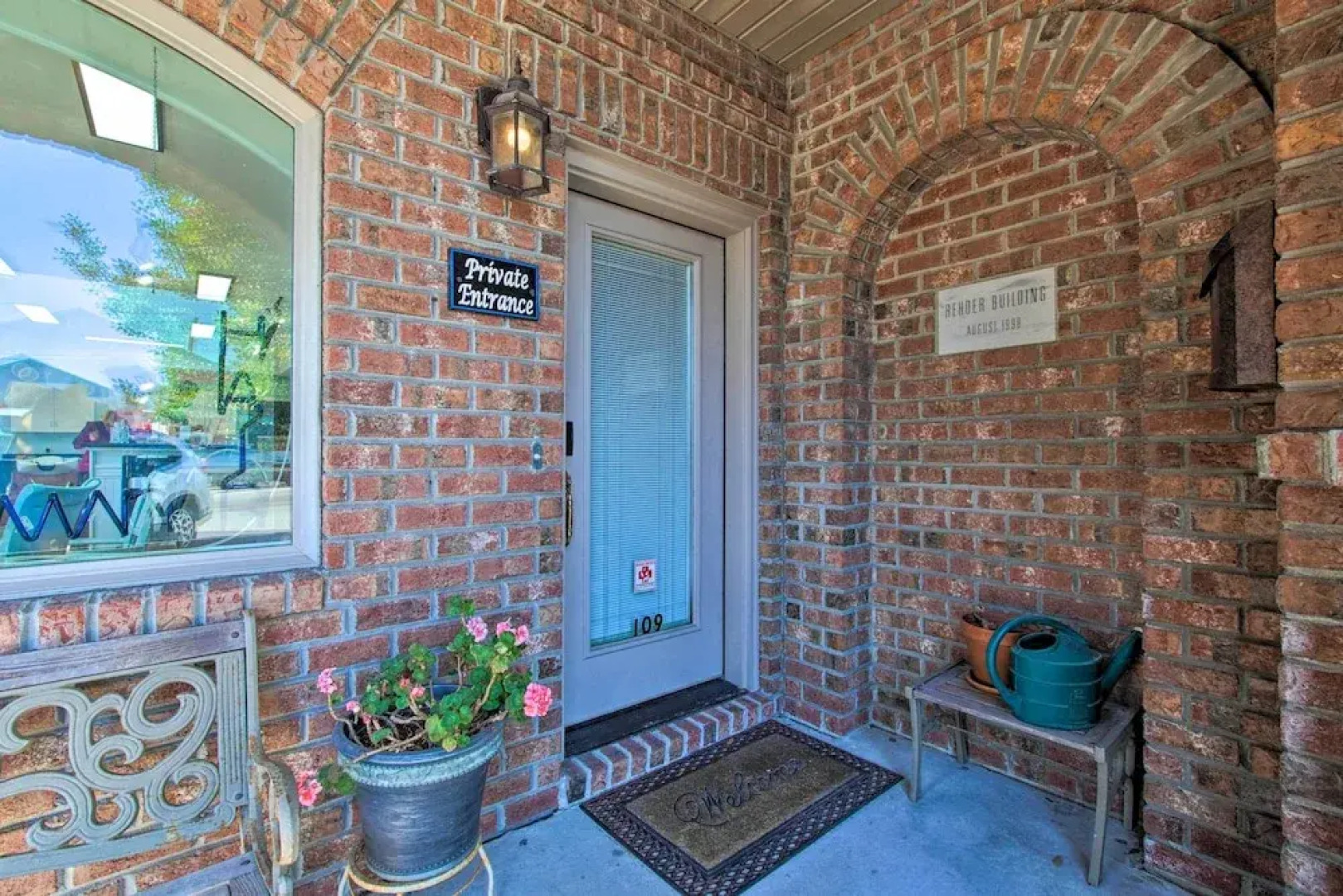 1/2 Mi to Riverwalk! Historic Dtwn Southport Condo