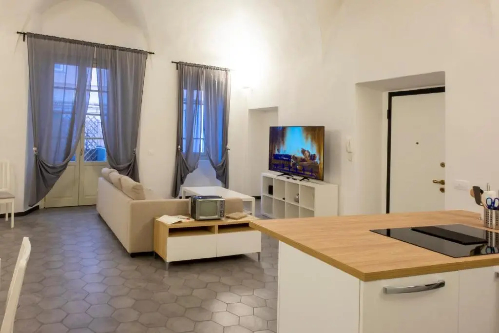 Archivolto del Teatro, 3