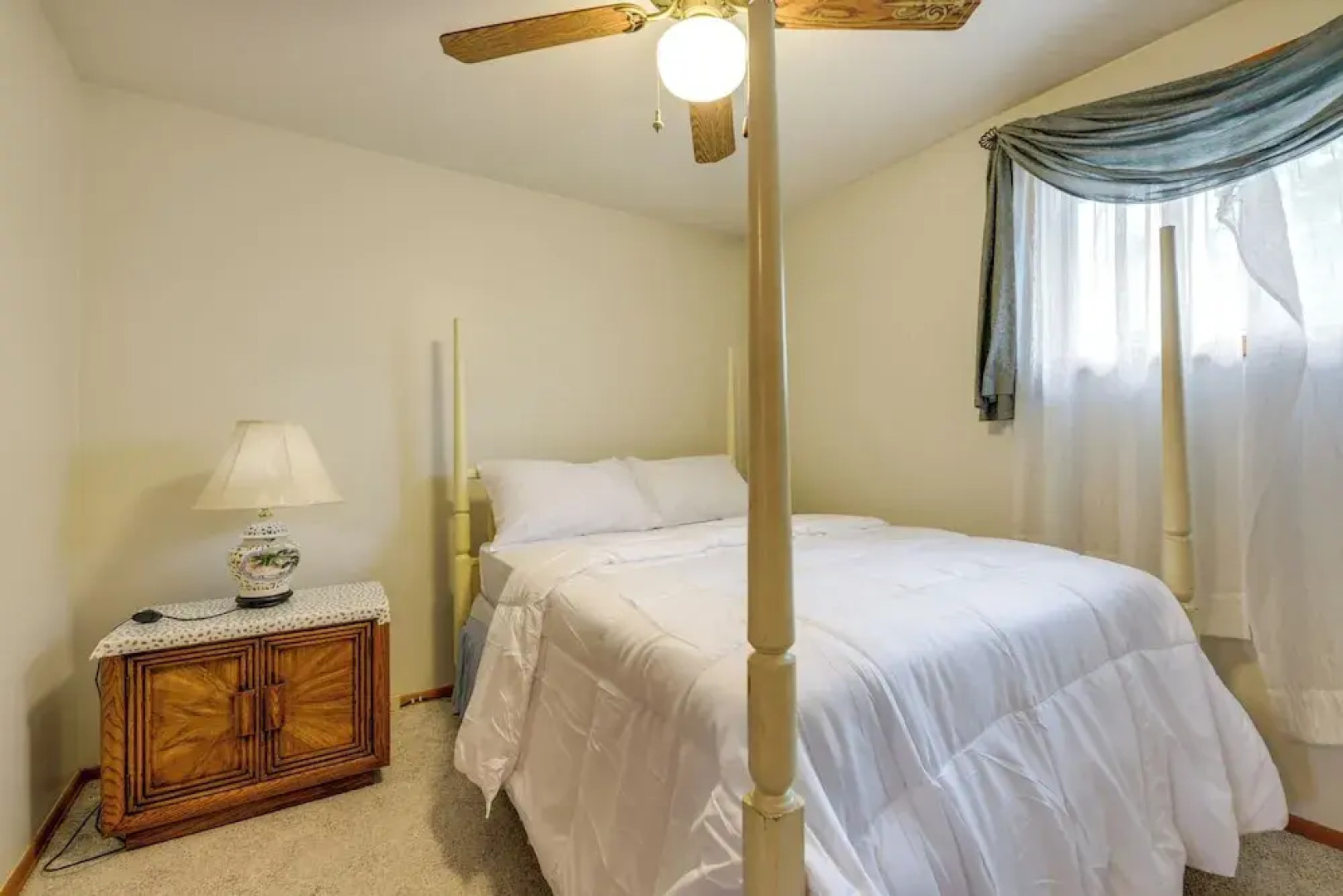 Central Apt in Cheektowaga w/ Private Deck!