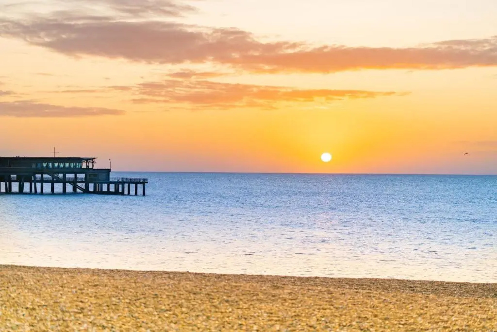 Spacious beach front apartment with stunning sea views