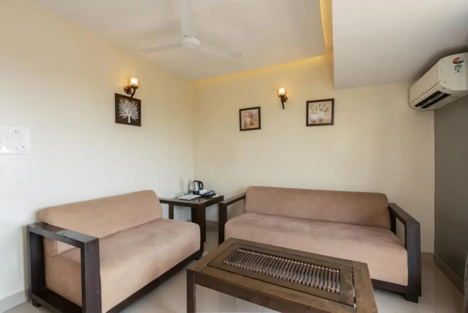 OYO Premium Light House Hill