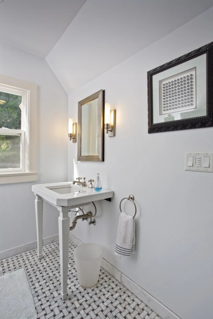 Art and Wine Estate 4 Bedrooms 3 Bathrooms Home