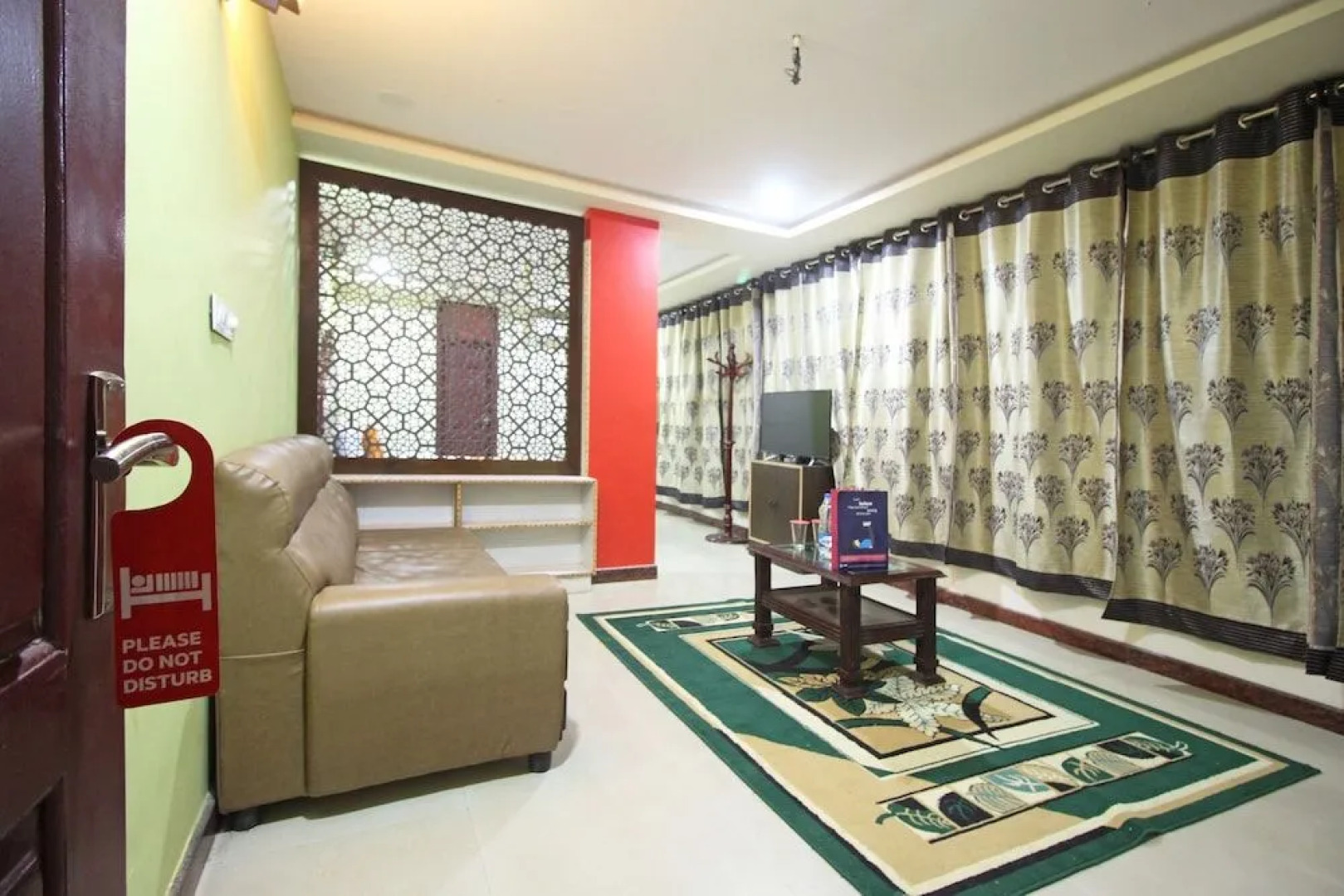 OYO 8496 Hotel SK Regency
