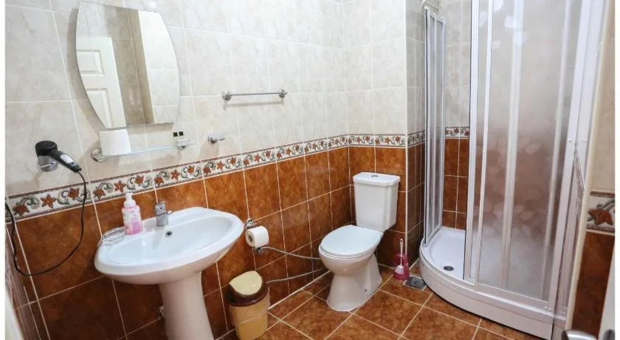 Cenova Otel