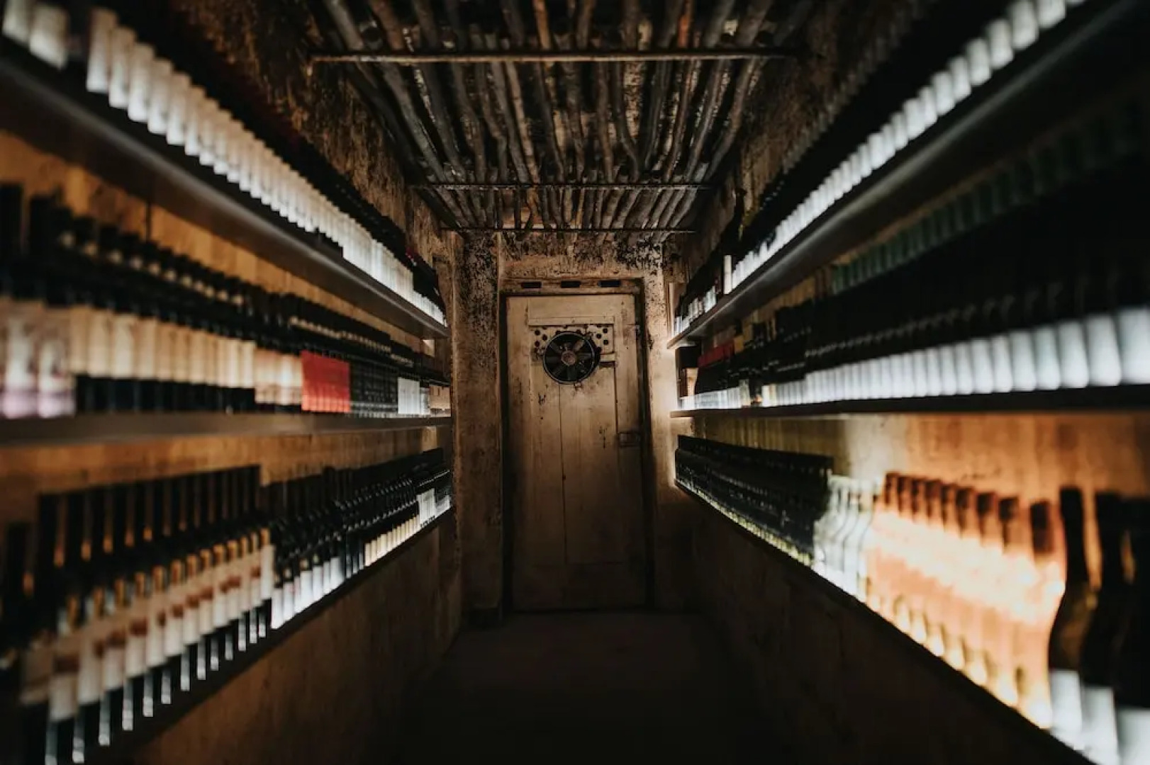 Presulis Hideaway Apartments & Restaurant