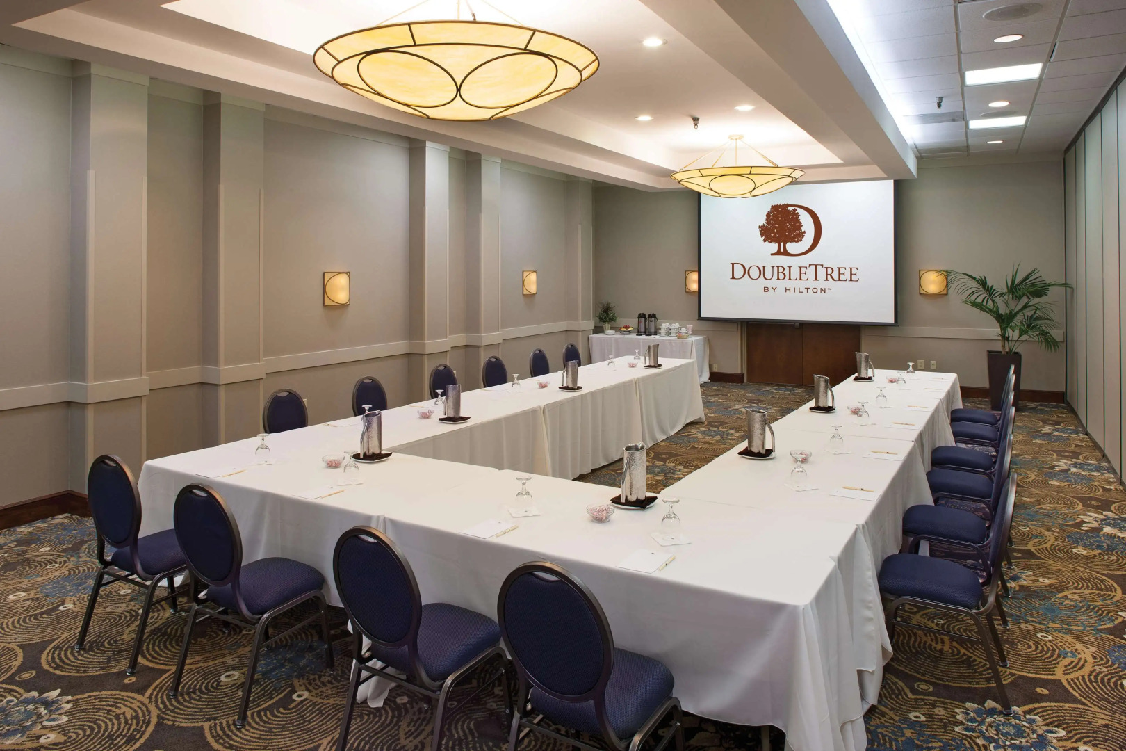 DoubleTree by Hilton Hotel Oak Ridge - Knoxville