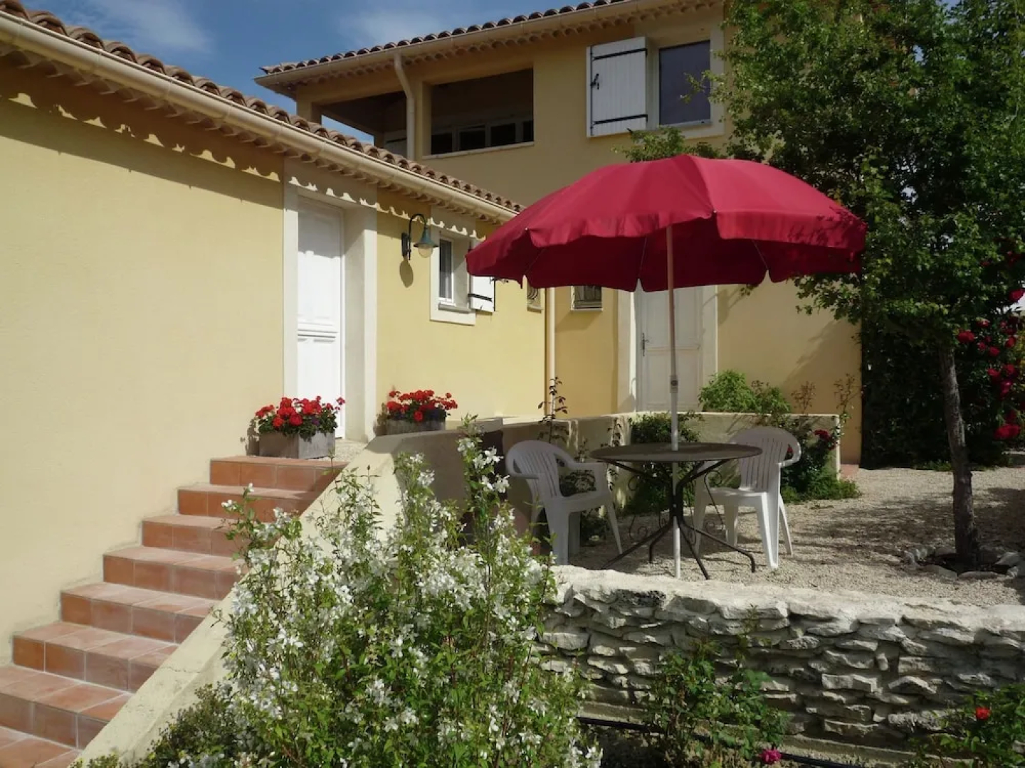 Splendid Apartment With a View on Montbrun-les-bains, Near the Mont Ventoux